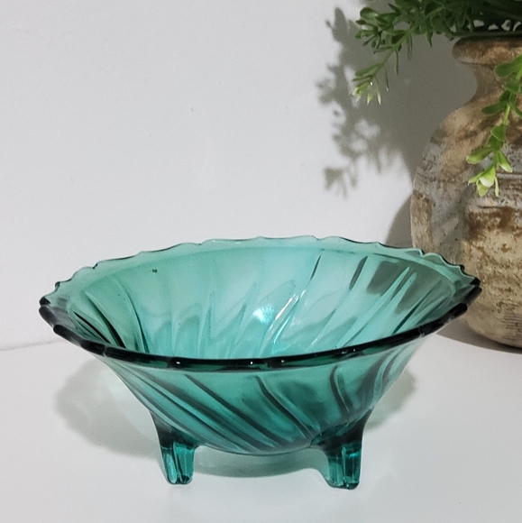 Vintage Jeanette Dish Bowl - Picture 2 of 4